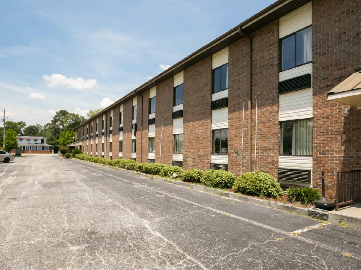 Raceway Inn Darlington Exterior foto
